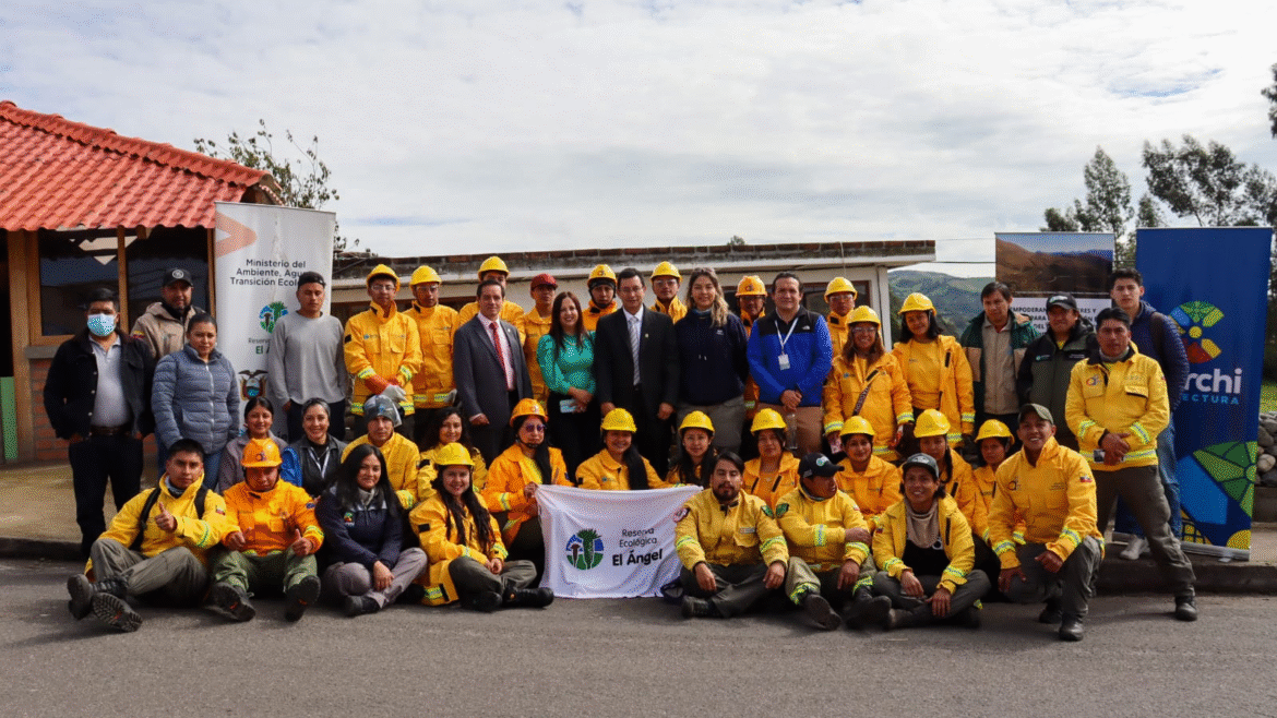Equipamiento entregado a la Prefectura del Carchi y brigadistas de La Esperanza para optimizar el monitoreo ambiental en las áreas claves de biodiversidad Proyecto CEPF
