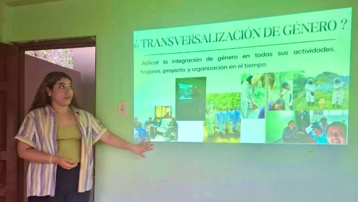 Abejita Longeva fortalece la reflexión colectiva sobre equidad de género en sus procesos organizativos Proyecto CEPF